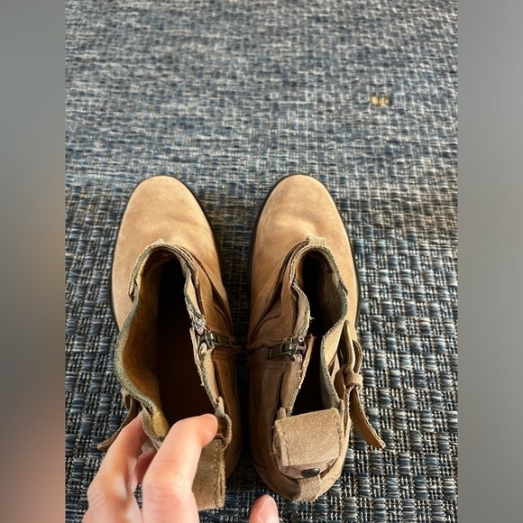 UGG Wylma shortie Booties Suede Tan Size 8 - Picture 10 of 12